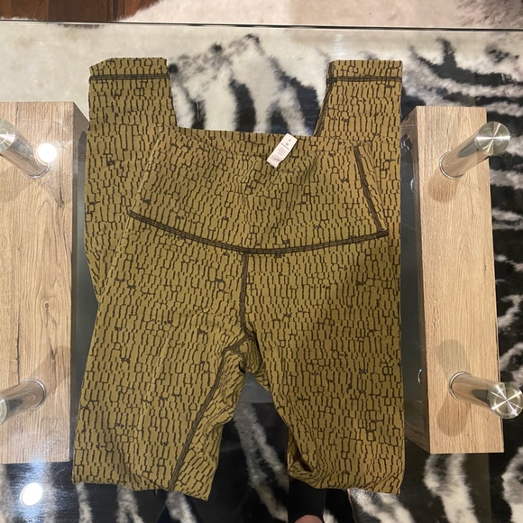 Iululemon leggings - Picture 4 of 6